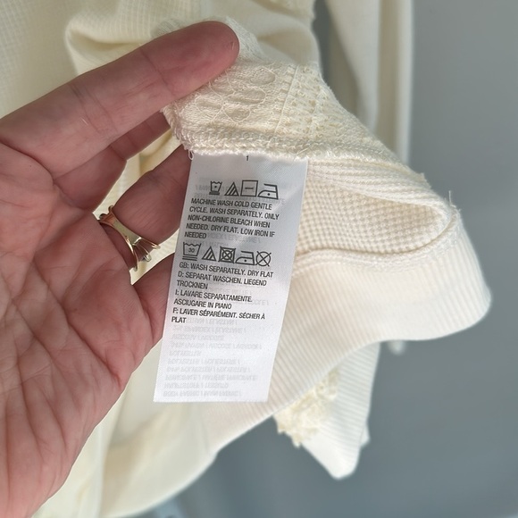 Lori Goldstein Thermal Lace Detail Cream asymmetrical Top XL - Picture 5 of 8